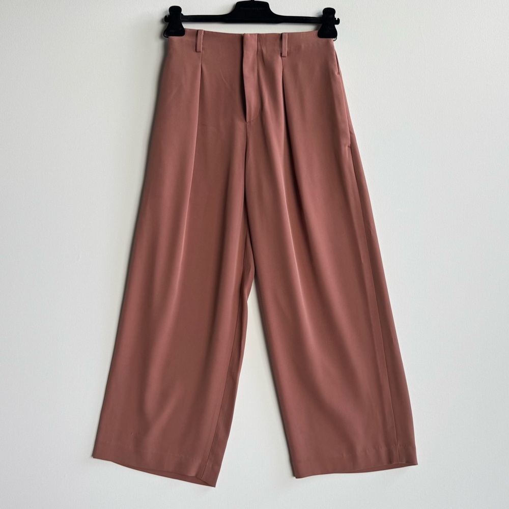 NWT Uniqlo Pink Cropped Wide-Leg Pants